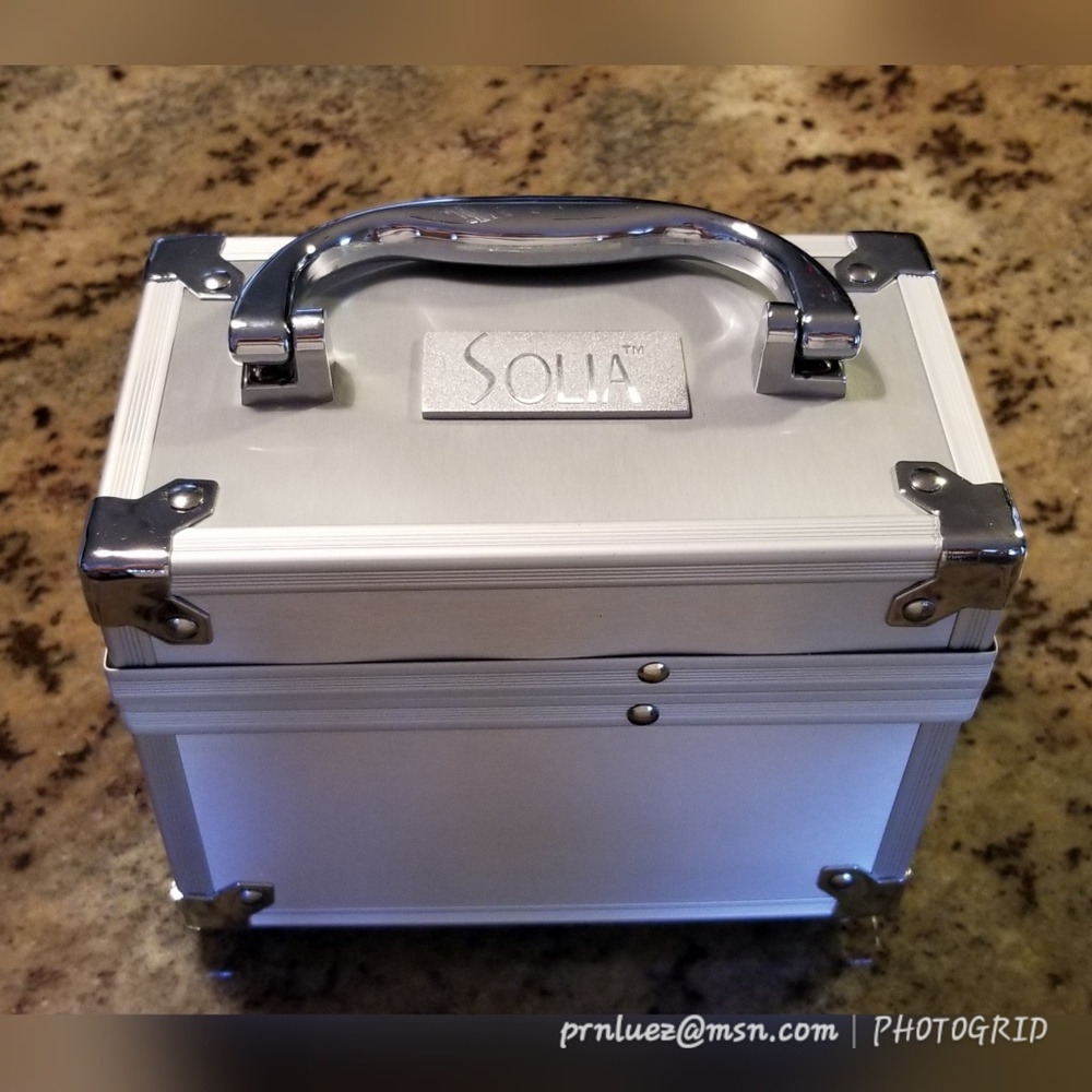 Solia Makeup Box
